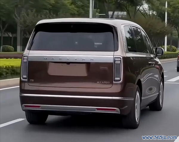 百万价位MPV！尊界V800实车曝光：车头宽阔车标极其缜密